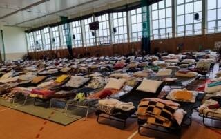 Sporthalle mit Kriegsflüchtlingen an der ukrainischen Grenze Sporthalle mit Kriegsflüchtlingen an der ukrainischen Grenze