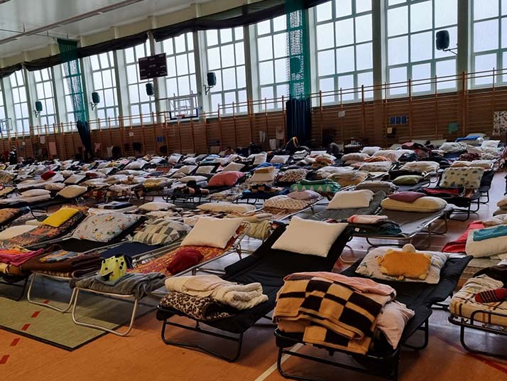 Sporthalle für Schutzsuchende an der ukrainischen Grenze